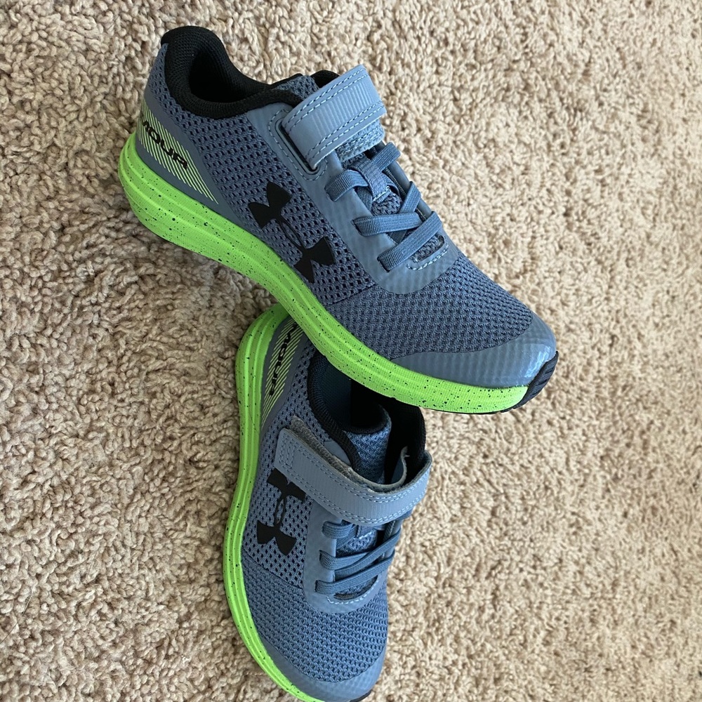 Toddler shoes UA